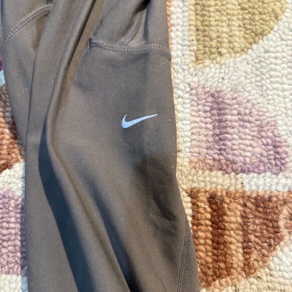 nike leggings - Picture 2 of 5